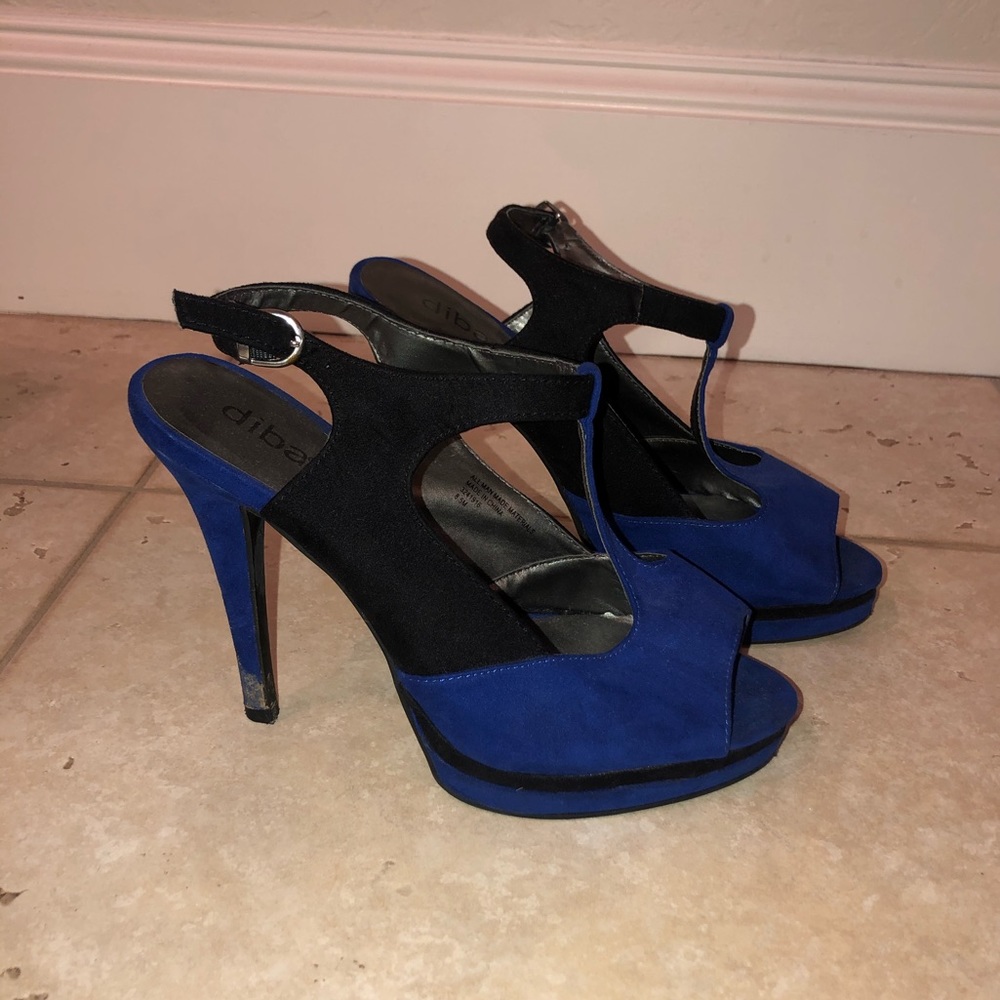 Heels - Picture 2 of 2
